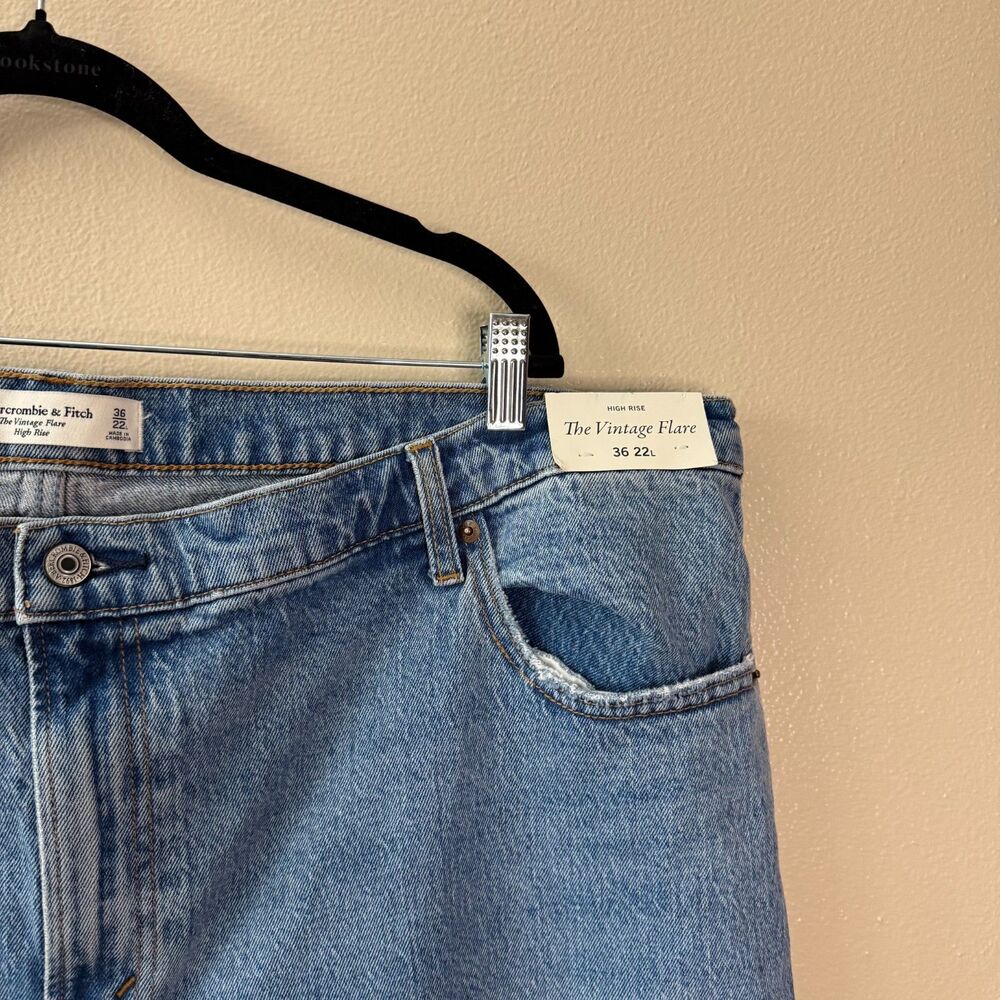 Abercrombie & Fitch The Vintage Flare High Rise Jeans - Picture 3 of 4